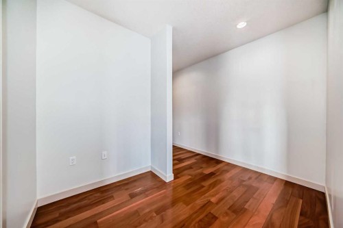 103-4704 Stanley Road Sw, Calgary, AB - Indoor Photo Showing Other Room