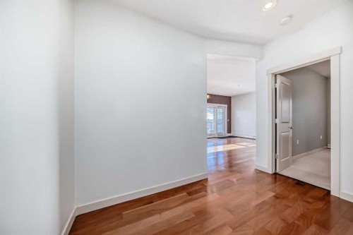 103-4704 Stanley Road Sw, Calgary, AB - Indoor Photo Showing Other Room