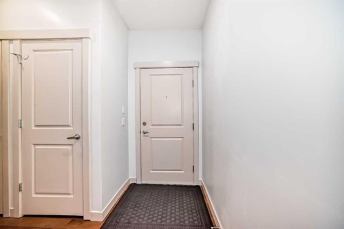 103-4704 Stanley Road Sw, Calgary, AB - Indoor Photo Showing Other Room
