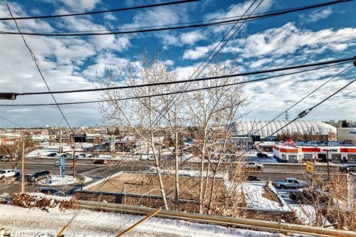 103-4704 Stanley Road Sw, Calgary, AB - Outdoor
