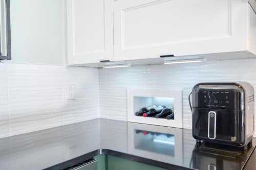 1184 Milt Ford Lane, Carstairs, AB - Indoor Photo Showing Kitchen