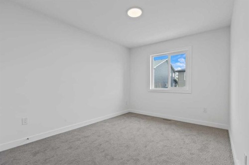 90 Heritage Circle, Cochrane, AB - Indoor Photo Showing Other Room