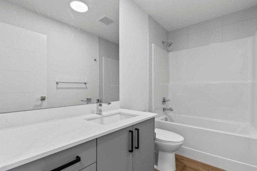 90 Heritage Circle, Cochrane, AB - Indoor Photo Showing Bathroom