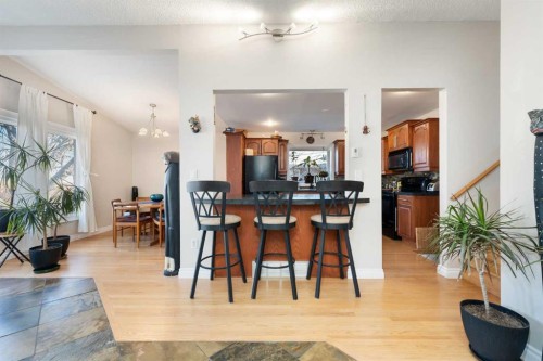 1043 32 Avenue Nw, Calgary, AB - Indoor
