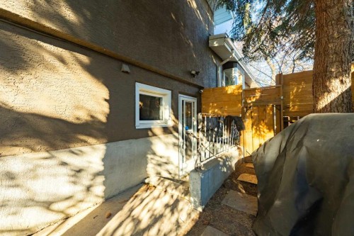 1043 32 Avenue Nw, Calgary, AB - Outdoor