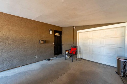 1043 32 Avenue Nw, Calgary, AB - Indoor