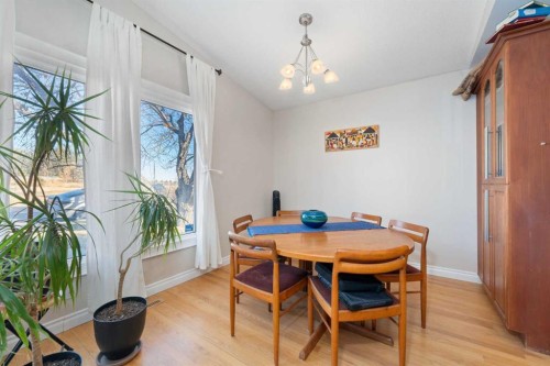 1043 32 Avenue Nw, Calgary, AB - Indoor Photo Showing Dining Room