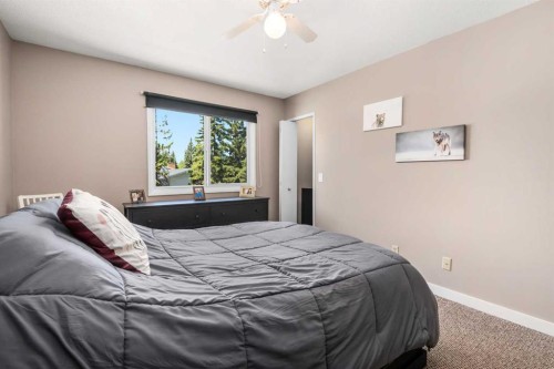 3201-4001C 49 Street Nw, Calgary, AB - Indoor Photo Showing Bedroom