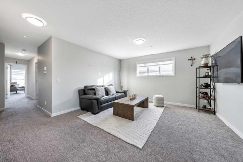 240 Lucas Crescent Nw, Calgary, AB - Indoor