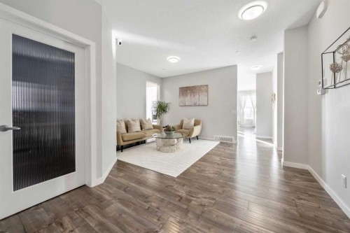 240 Lucas Crescent Nw, Calgary, AB - Indoor