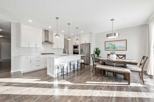 240 Lucas Crescent Nw, Calgary, AB - Indoor