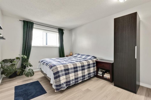 1-6412 4 Street Ne, Calgary, AB - Indoor Photo Showing Bedroom