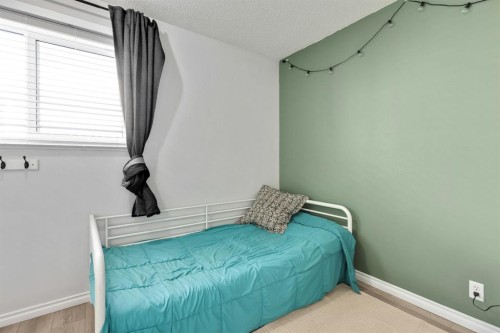 1-6412 4 Street Ne, Calgary, AB - Indoor Photo Showing Bedroom