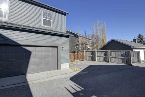 40 Prestwick Manor Se, Calgary, AB - Outdoor With Exterior