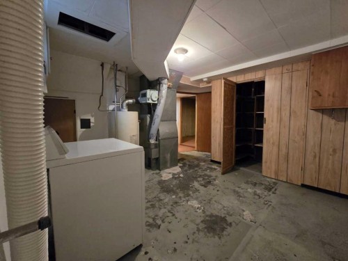 91 Holly Street Nw, Calgary, AB - Indoor