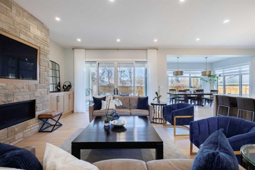 319 42 Street Sw, Calgary, AB - Indoor Photo Showing Living Room With Fireplace