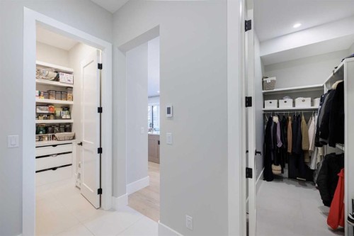 319 42 Street Sw, Calgary, AB - Indoor