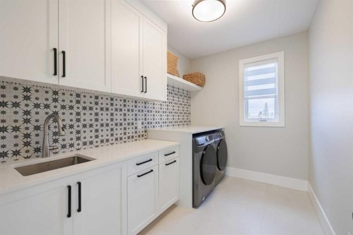 319 42 Street Sw, Calgary, AB - Indoor Photo Showing Laundry Room