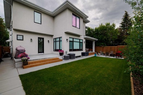 319 42 Street Sw, Calgary, AB - Outdoor With Exterior
