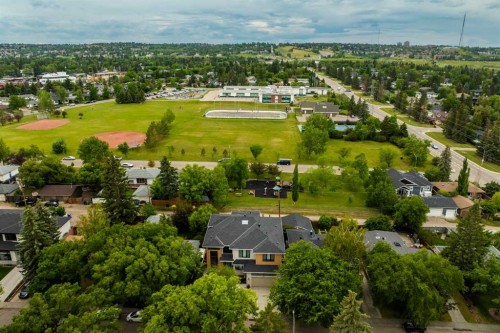 319 42 Street Sw, Calgary, AB - Outdoor With View