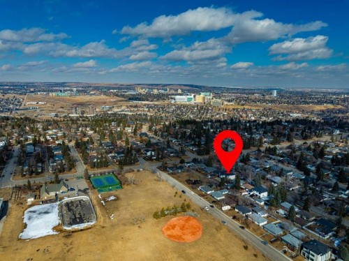 319 42 Street Sw, Calgary, AB - Outdoor With View