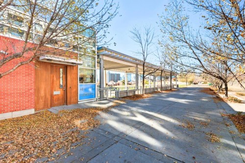 216 9 Street Ne, Calgary, AB - Outdoor
