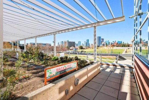 216 9 Street Ne, Calgary, AB - Outdoor