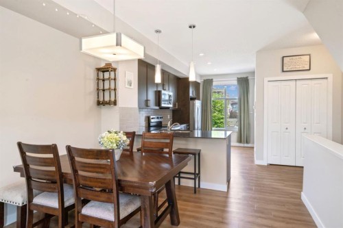 19640 40 Street Se, Calgary, AB - Indoor Photo Showing Dining Room