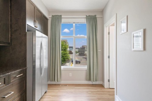 19640 40 Street Se, Calgary, AB - Indoor Photo Showing Other Room