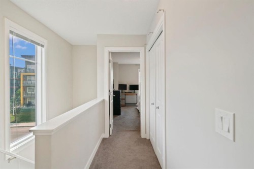 19640 40 Street Se, Calgary, AB - Indoor Photo Showing Other Room