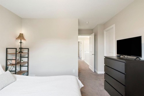 19640 40 Street Se, Calgary, AB - Indoor Photo Showing Bedroom
