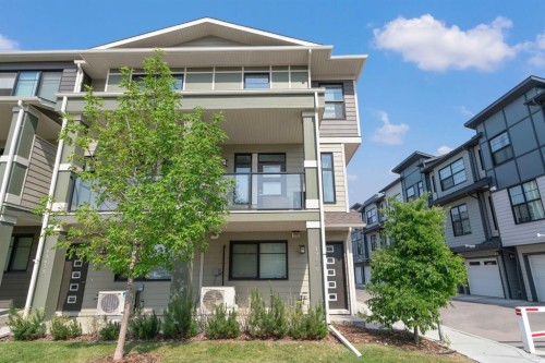 19640 40 Street Se, Calgary, AB - Outdoor With Balcony With Facade