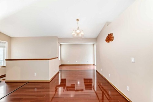 61 Royal Birch Grove Nw, Calgary, AB - Indoor Photo Showing Other Room