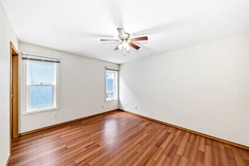 61 Royal Birch Grove Nw, Calgary, AB - Indoor Photo Showing Other Room