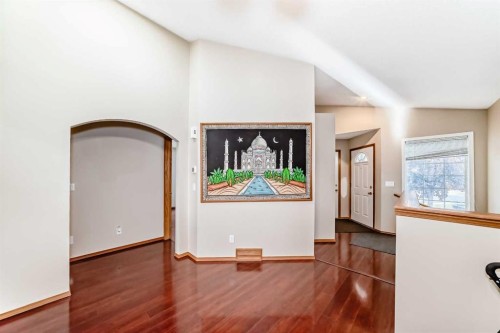 61 Royal Birch Grove Nw, Calgary, AB - Indoor Photo Showing Other Room