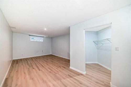 61 Royal Birch Grove Nw, Calgary, AB - Indoor