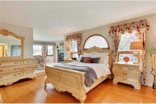 175 Pumpvalley Court Sw, Calgary, AB - Indoor Photo Showing Bedroom