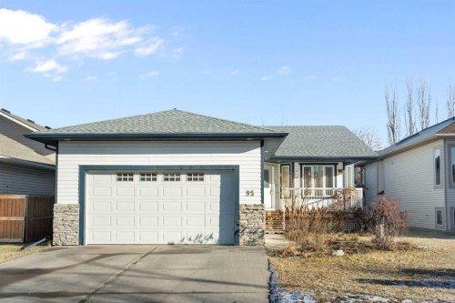 95 Cambridge Glen Drive  Strathmore, AB T1P 1W1