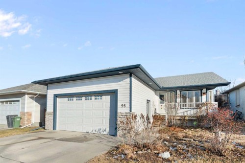 95 Cambridge Glen Drive, Strathmore, AB - Outdoor