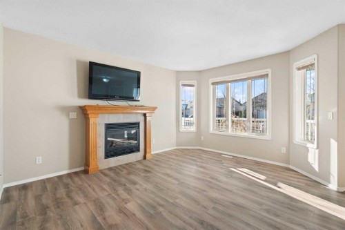 95 Cambridge Glen Drive, Strathmore, AB - Indoor Photo Showing Living Room With Fireplace