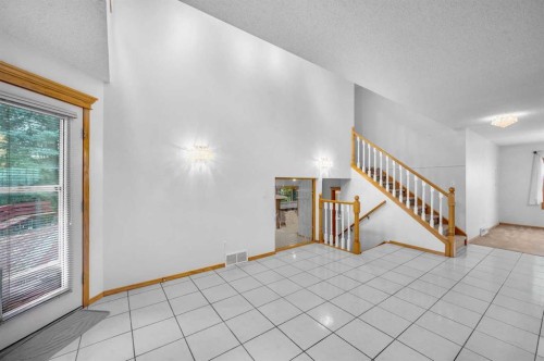 13895 Evergreen Street Sw, Calgary, AB - Indoor Photo Showing Other Room
