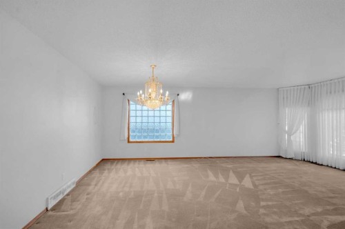 13895 Evergreen Street Sw, Calgary, AB - Indoor Photo Showing Other Room