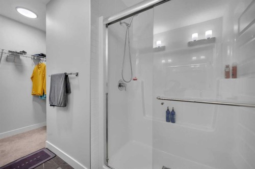 3021 Key Drive Sw, Airdrie, AB - Indoor Photo Showing Bathroom