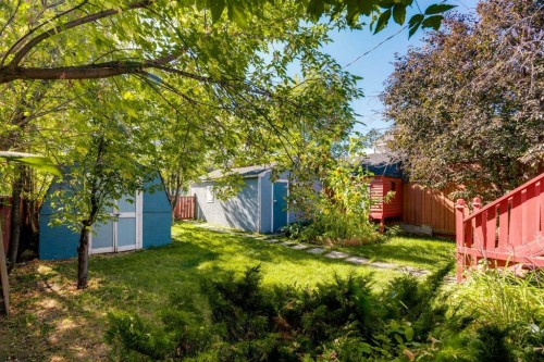 129 18 Avenue Nw, Calgary, AB - Outdoor