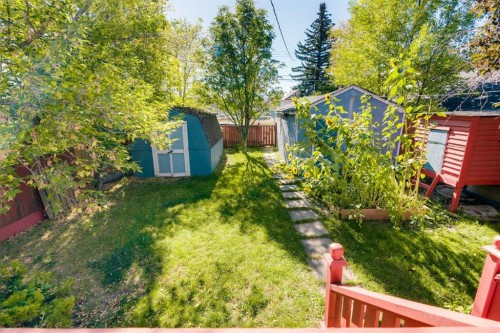 129 18 Avenue Nw, Calgary, AB - Outdoor