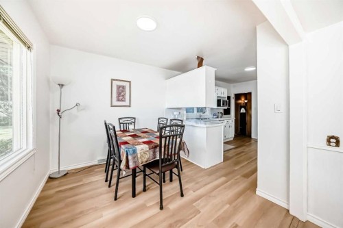 1616 50 Avenue Sw, Calgary, AB - Indoor