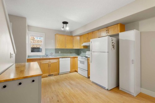 225 Bridlewood Lane Sw, Calgary, AB - Indoor Photo Showing Kitchen