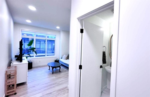 407-562 Seton Circle, Calgary, AB - Indoor Photo Showing Other Room
