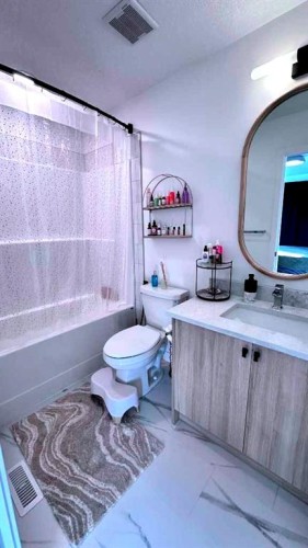 407-562 Seton Circle, Calgary, AB - Indoor Photo Showing Bathroom