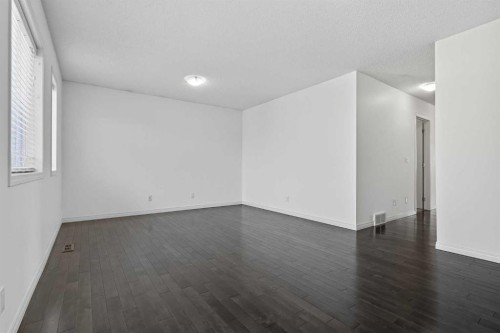 45 Everglen Crescent Sw, Calgary, AB - Indoor Photo Showing Other Room